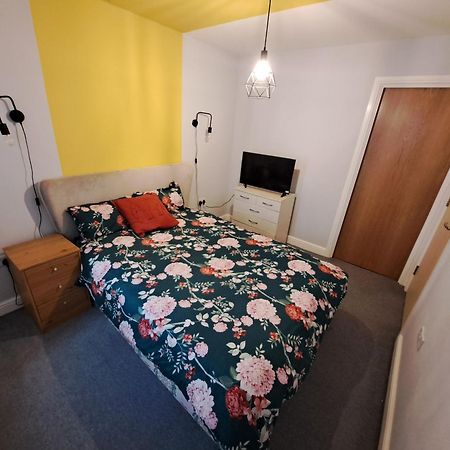 Private And Comfortable Room In Cosy Home Nottingham Luaran gambar